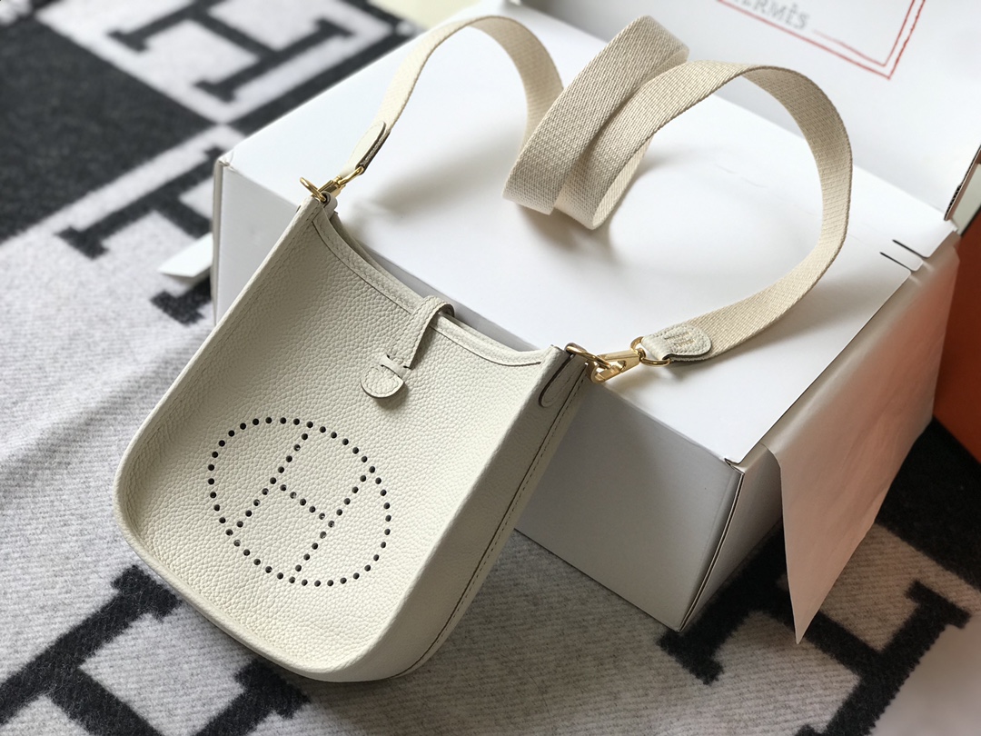 Hermes Evelyne 16 Amazone TPM Shoulder Bag In White Clemence Leather